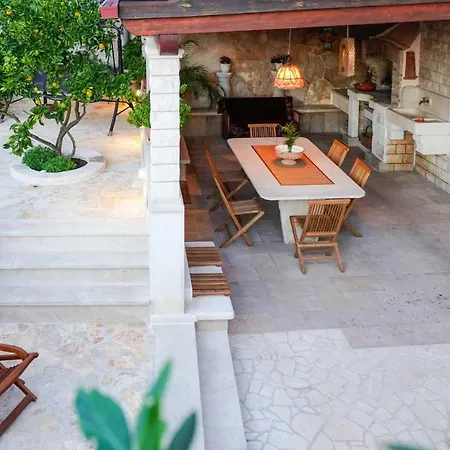 Renaissance - Cin08100g-oya Villa